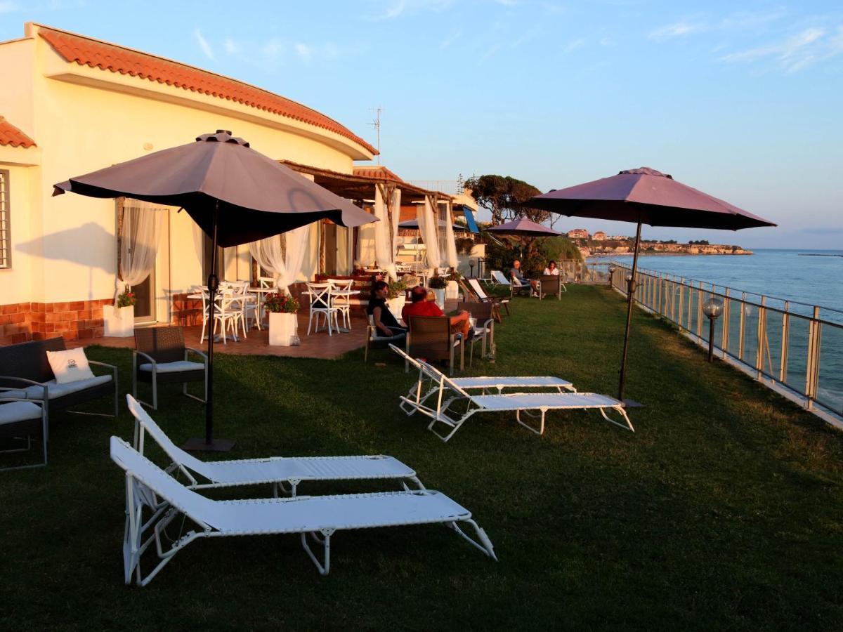 مبيت وإفطار آنسيو Sunset House المظهر الخارجي الصورة