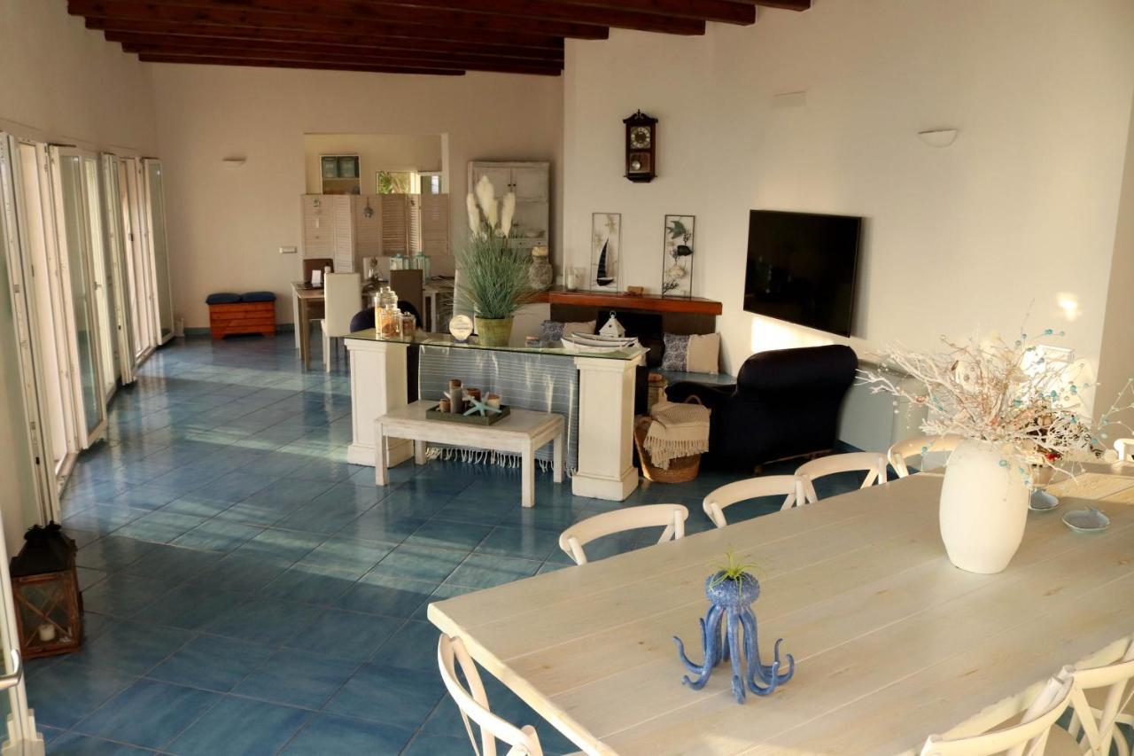 مبيت وإفطار آنسيو Sunset House المظهر الخارجي الصورة
